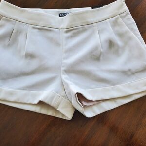Express Cream Shorts